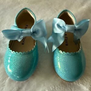 Felix and Flora Blue Glitter Bows Patent Leather Mary Jane Shoes 13.5 girls
